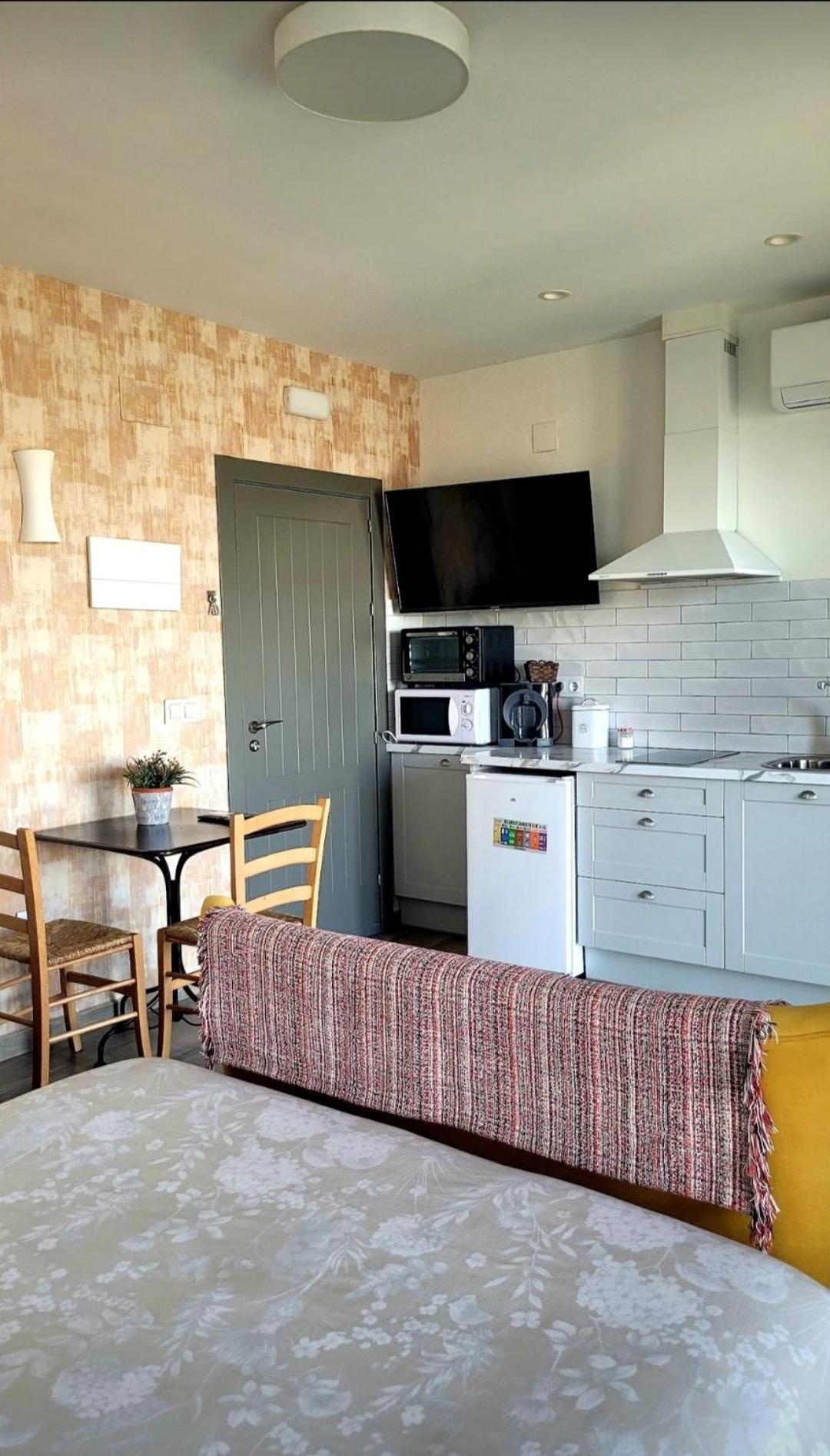 Casas Rurales Maribel - Complejo Moradas Del Cerro 2 - Suites Con Jacuzzi En Alcala Del Jucar Casas del Cerro Oda fotoğraf